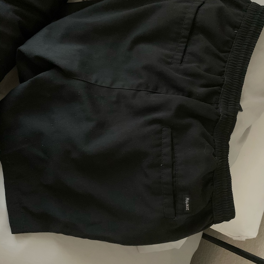 Shorts - Picture 3 of 3